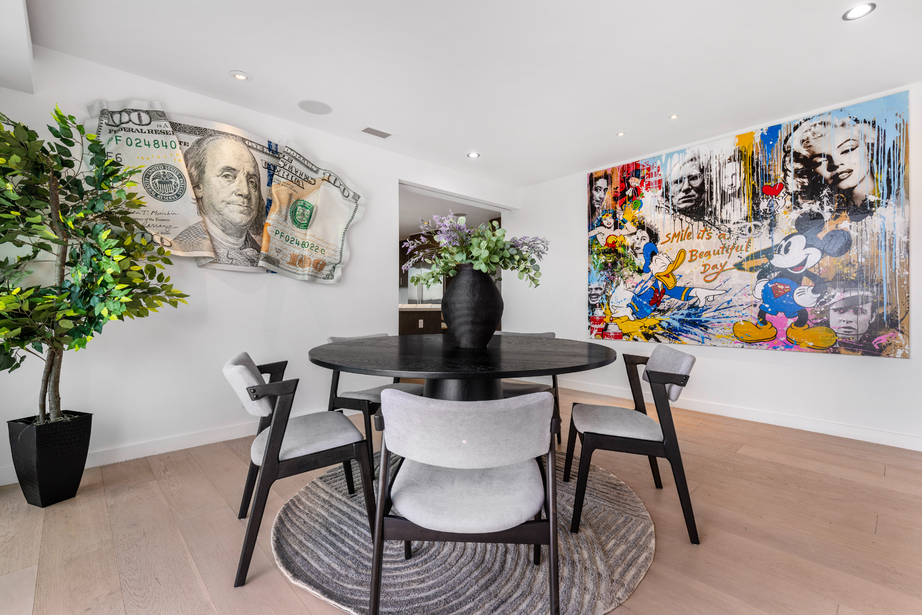 The Sinatra House — photo 13