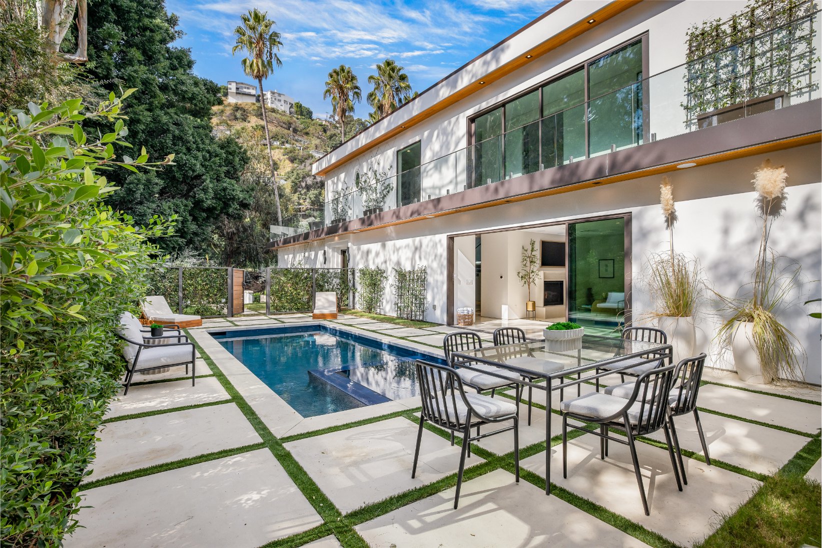 The Laurel Canyon — photo 68