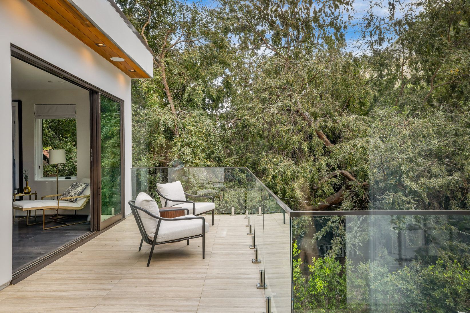 The Laurel Canyon — photo 49